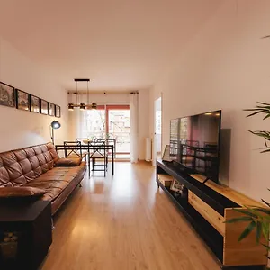  Apartment Bravissimo Pont De La Princesa, Comfortable 3-bedroom Spain